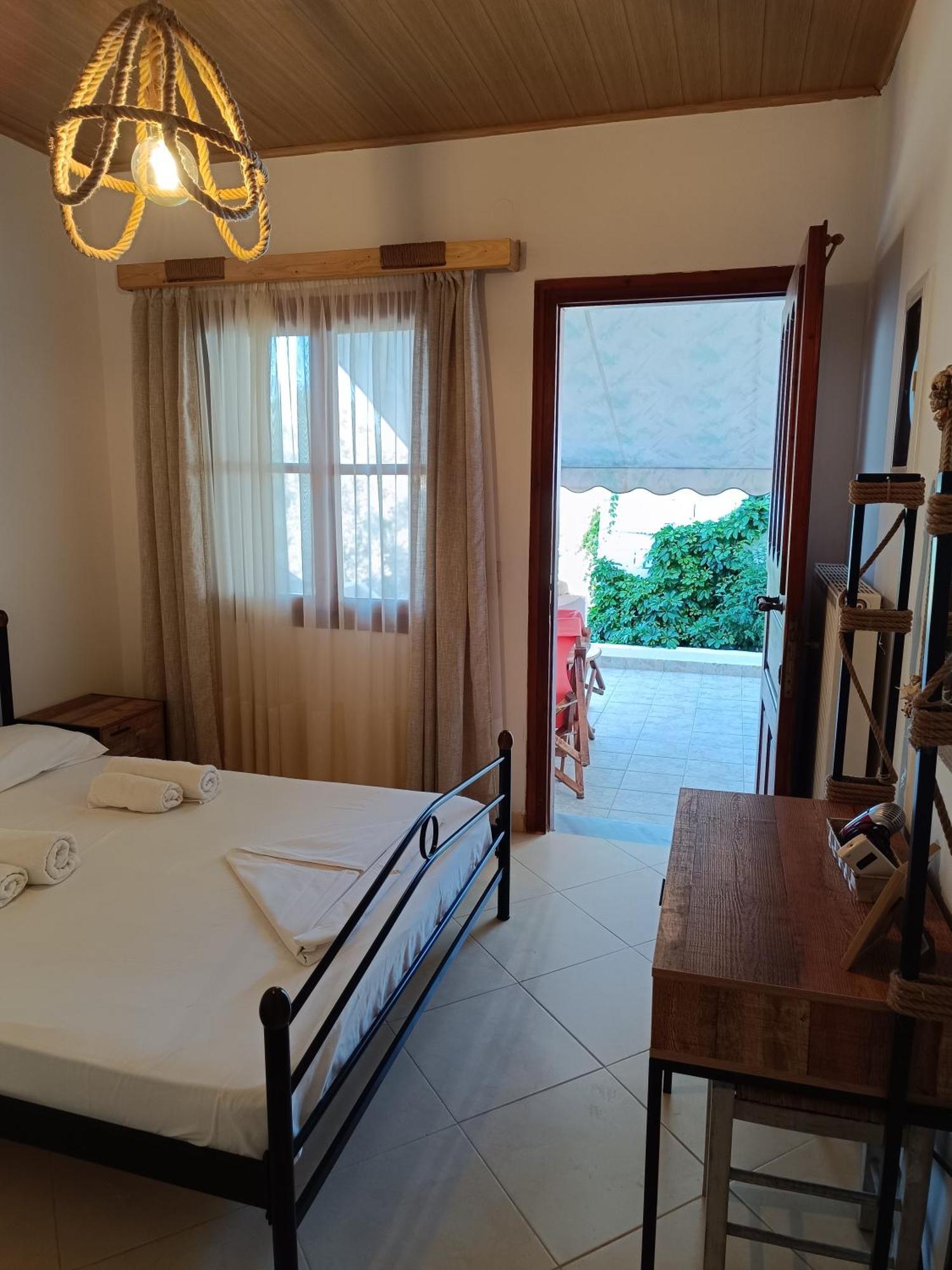 Athina Studio Apartments Kerveli Dış mekan fotoğraf