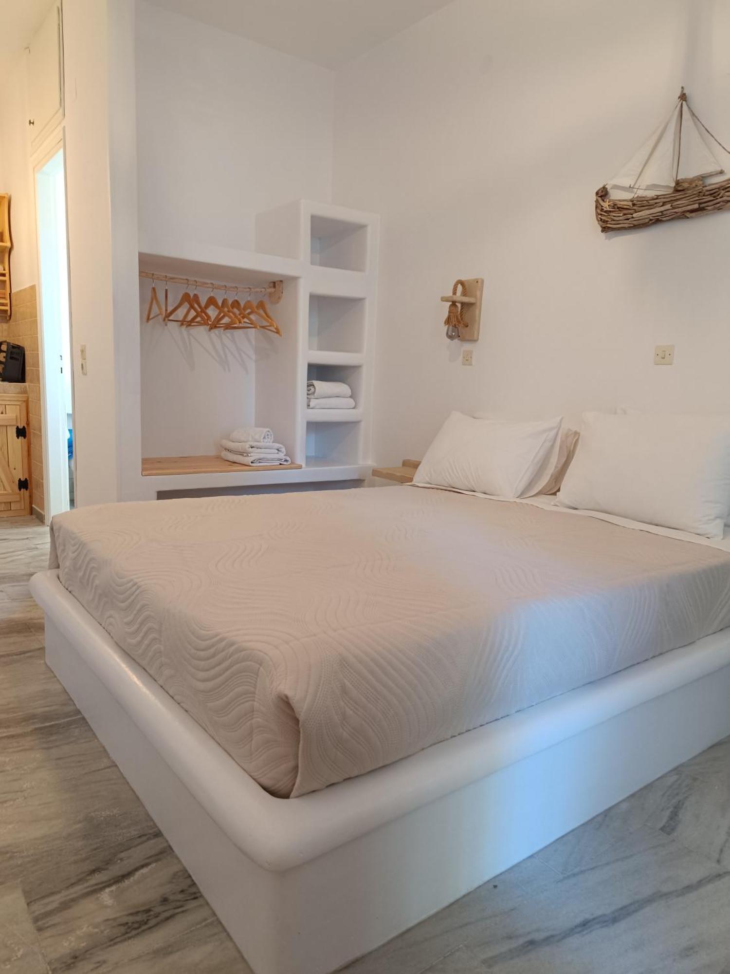 Athina Studio Apartments Kerveli Dış mekan fotoğraf